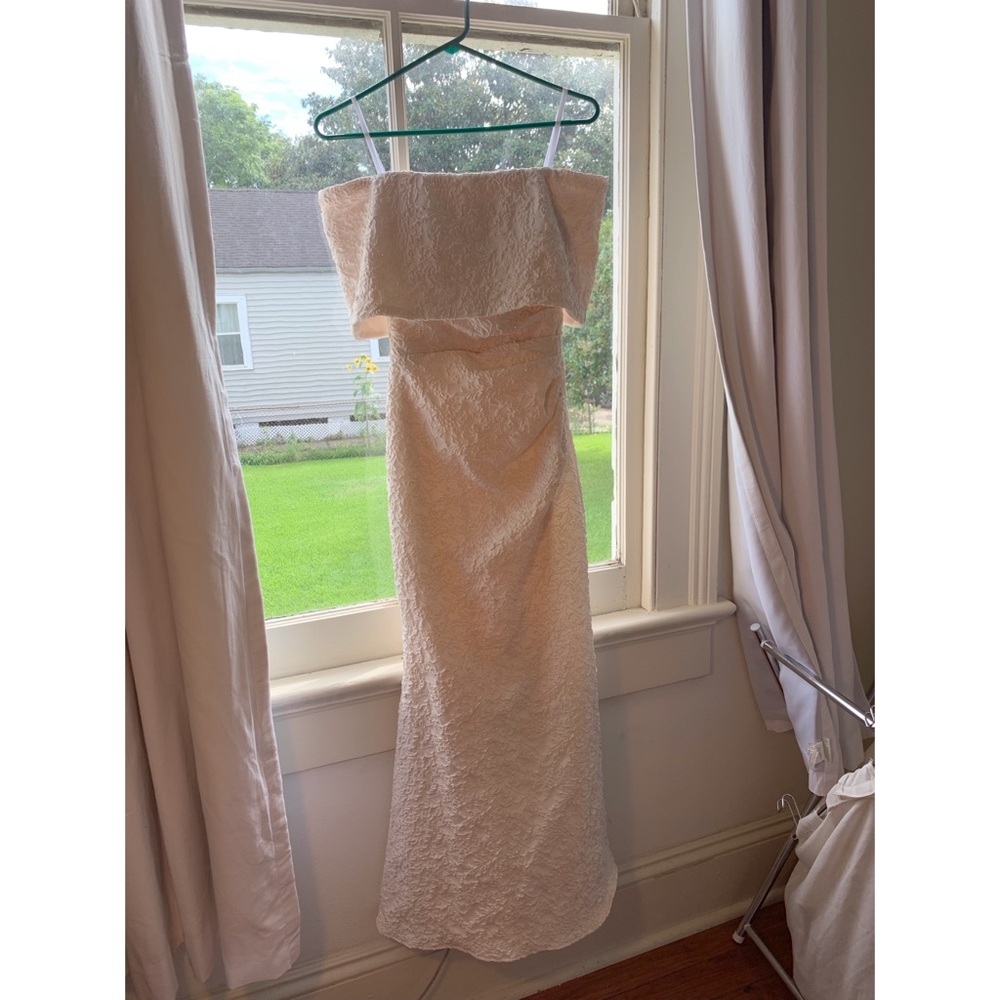 White bodycon maxi dress